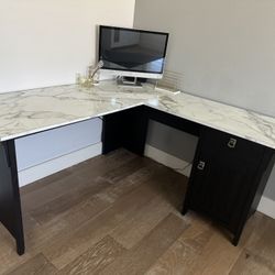 Like New Bush Salina L Shaped Desk 