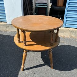 Vintage Mid Century Modern Side/End Table  24x 23.5 across