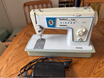 Vintage Singer Stylist Sewing Machine with Foot Pedal & Carrying Case - Works Great