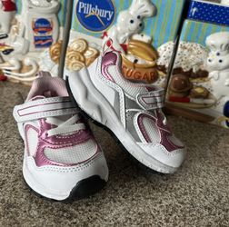 Wonder Nation Girls Sneakers Size 5