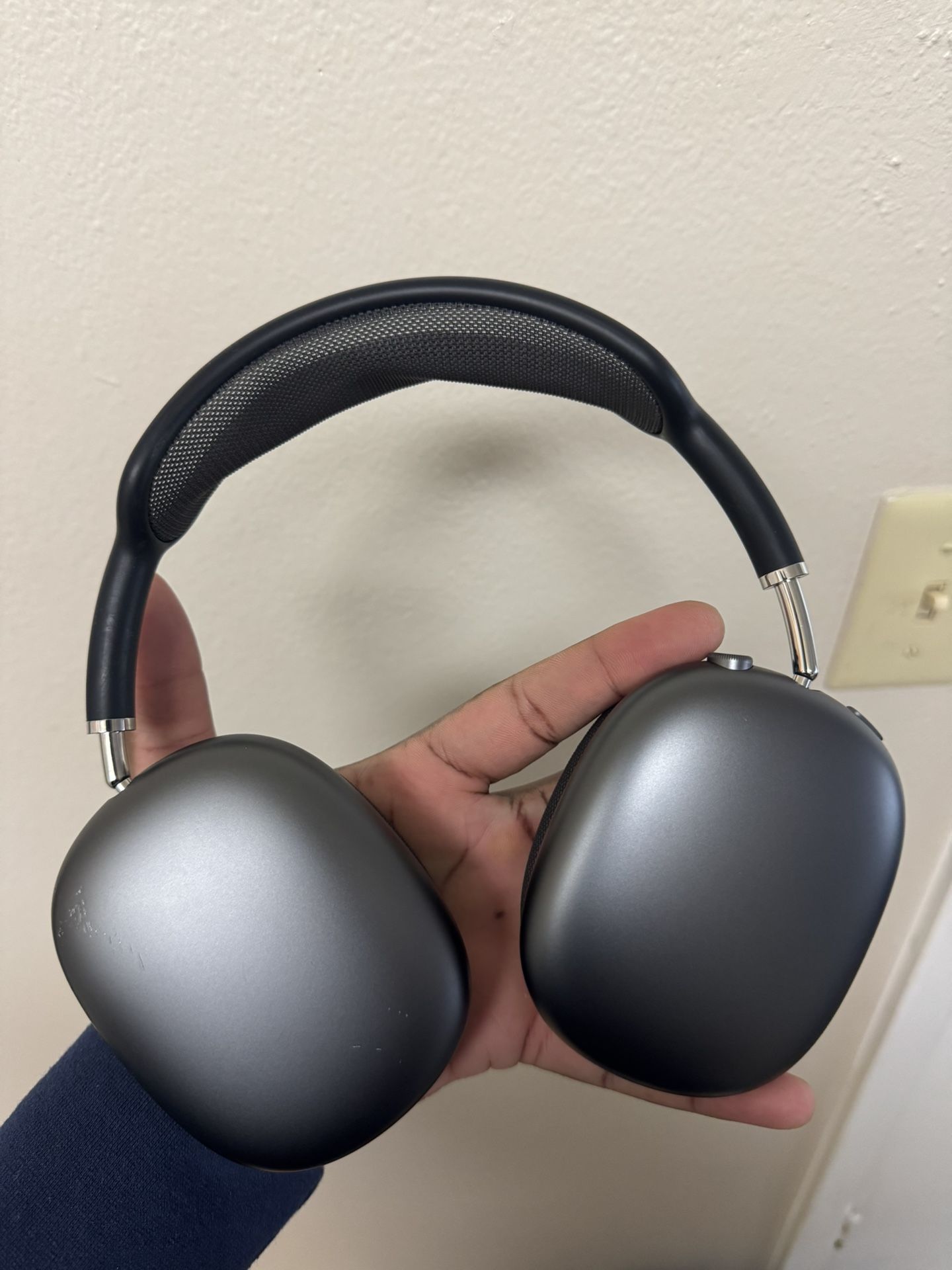 AirPod Max First Gen