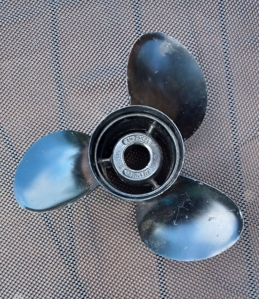 14.25 x 21 Propeller