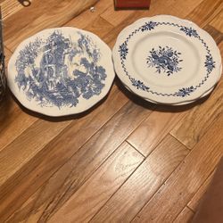 2 Dinner plates but get 1 mix match free