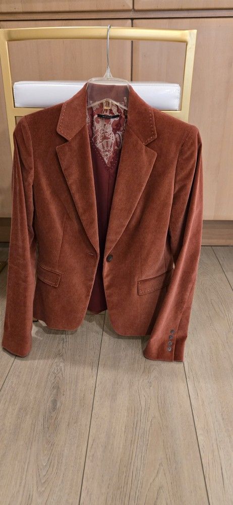 Brand New Elie Tahari Elegant One Button Velvet Dark Orange Blazer. Size 4