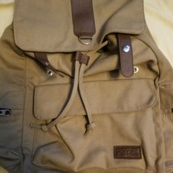 Bella Russo Cancas Backpack. Hiking School Commuter