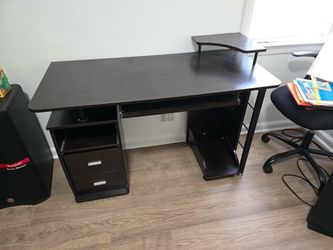 Black wooden desk- condition like new