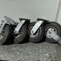 Pneumatic swivel caster