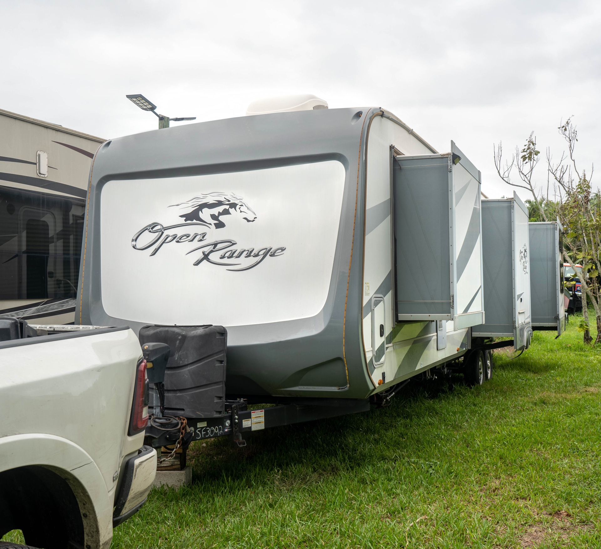 2018 Open Range 2 Rooms 1.5 Bath Rv Travel Trailer 35 Feet 4 Pop Outs