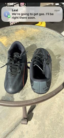 Kids cleats