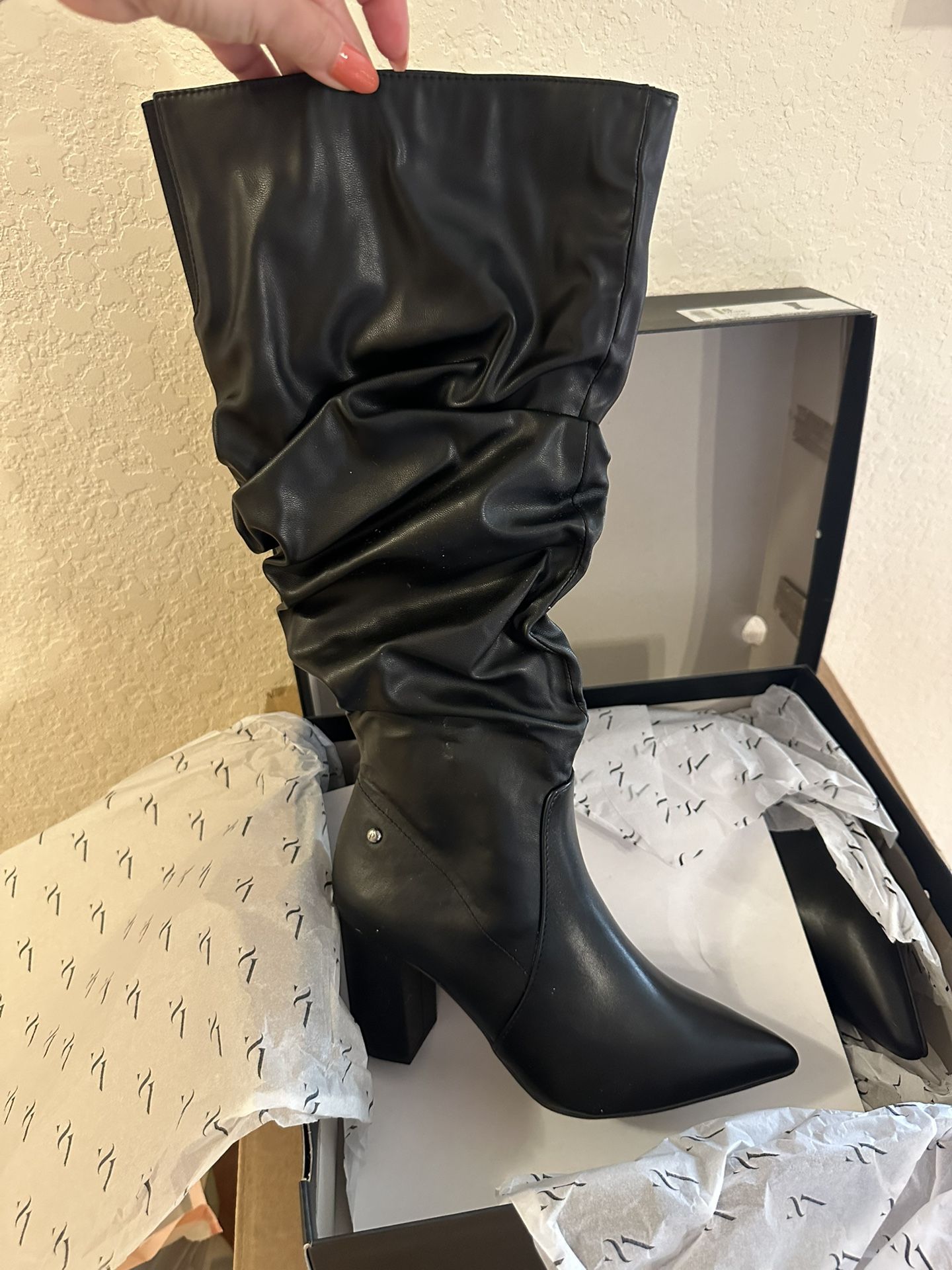 Black Boots - Simply Vera Wang