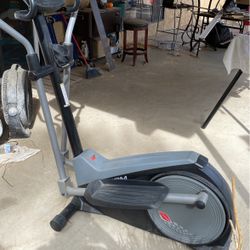 Elliptical  Machine  Great Condition 