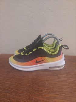 Nike Air Max Axis Premium Athletic Running Shoes 
Boy's Size 3Y