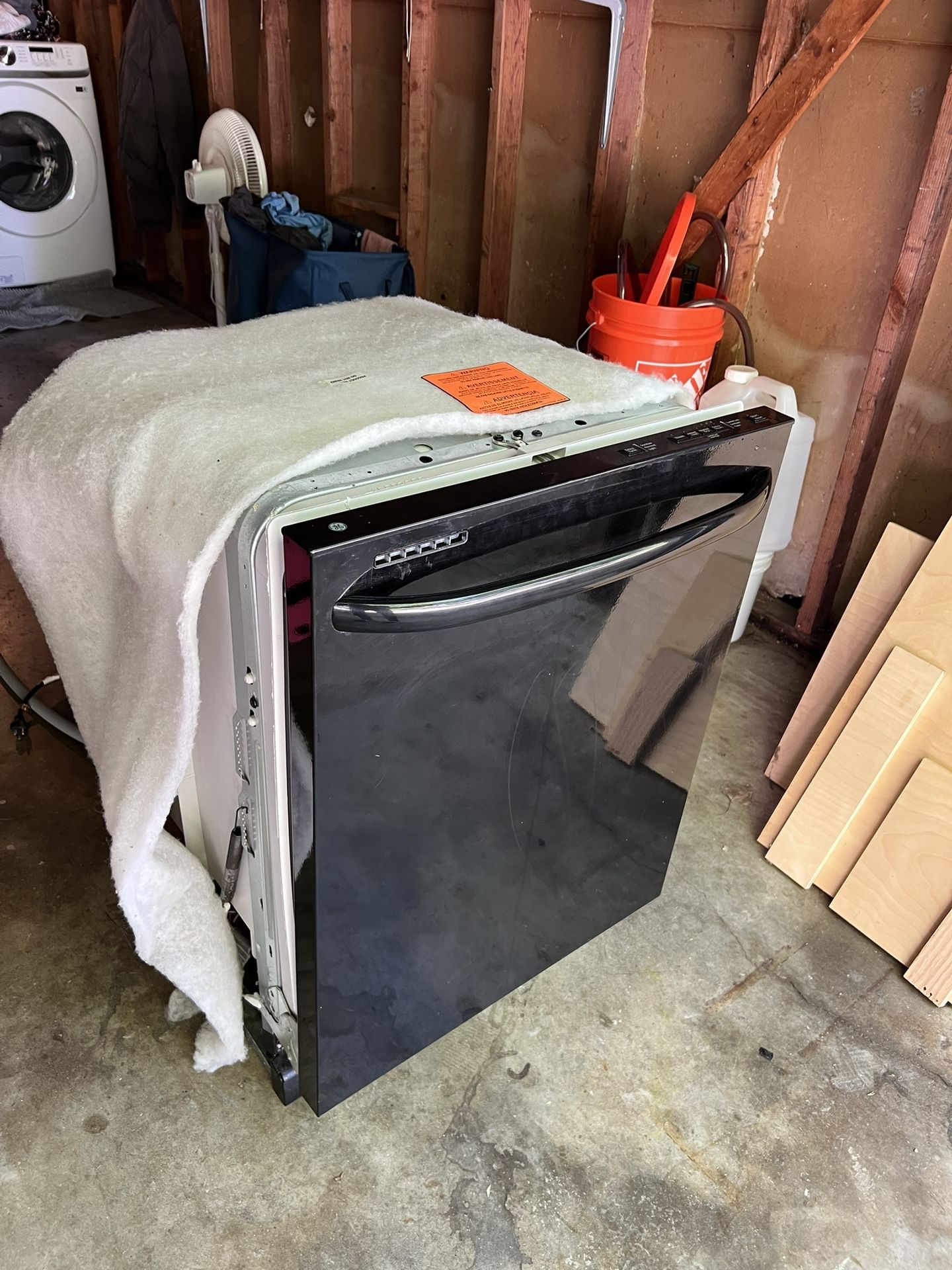 GE Dishwasher - Pick Up Only