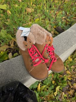 Some Nice Comfy Boots Size 10