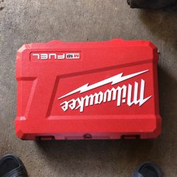 Milwaukee M18 Fuel Brushless Impact + Drill +2  Bateies Xc 5.0 + Charger + Hard Case