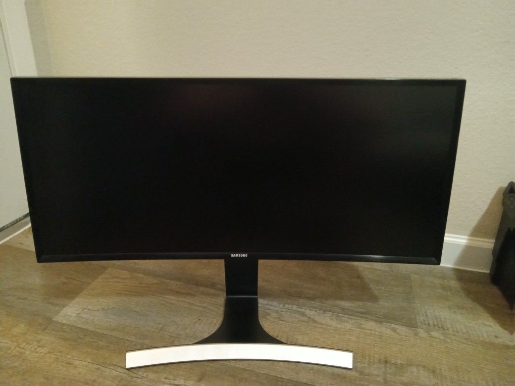27 Inch Curved Samsung Wide Monitor
