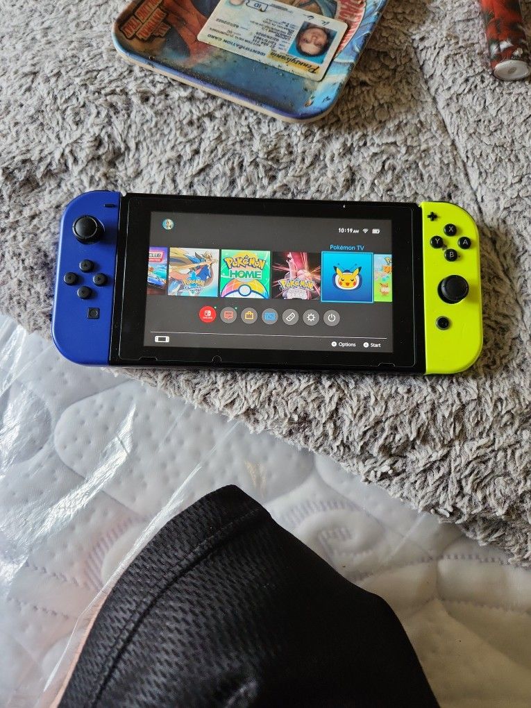 Nintendo Switch 