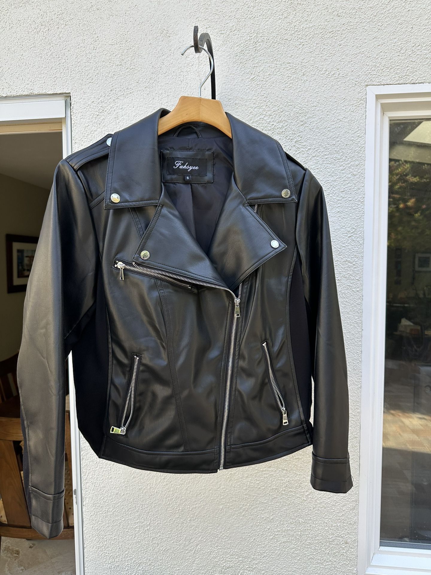 Women’s Jacket