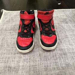 NIKE Boy's Sneaker