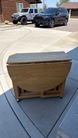 Foldable table w 4 chairs