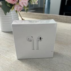 2nd Gen Apple AirPods (Brand New)