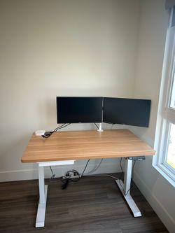 Electric Height Adjustable Standing Desk – Maple Top