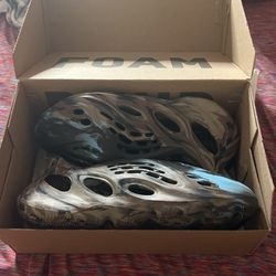 Foam Runners Size 11