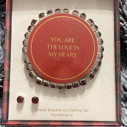 Stretch Bracelet & Earrings Box Set NEW 