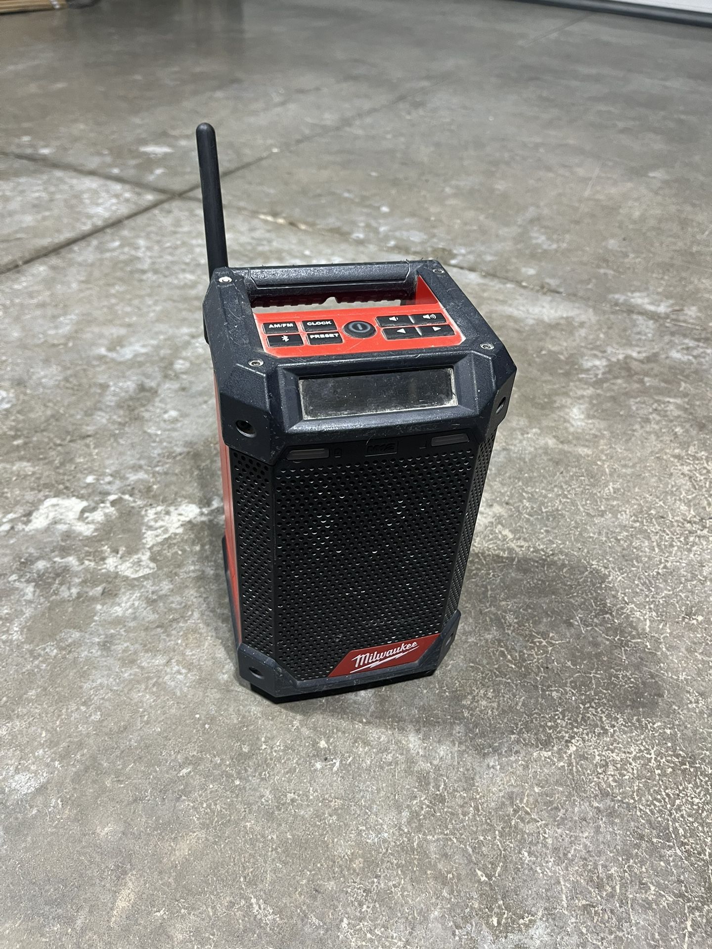 Milwaukee M12 Radio 