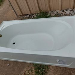 STERLING

Performa 5 ft. Left Drain Rectangular Alcove Soaking Tub with Above-Floor Drain in White

