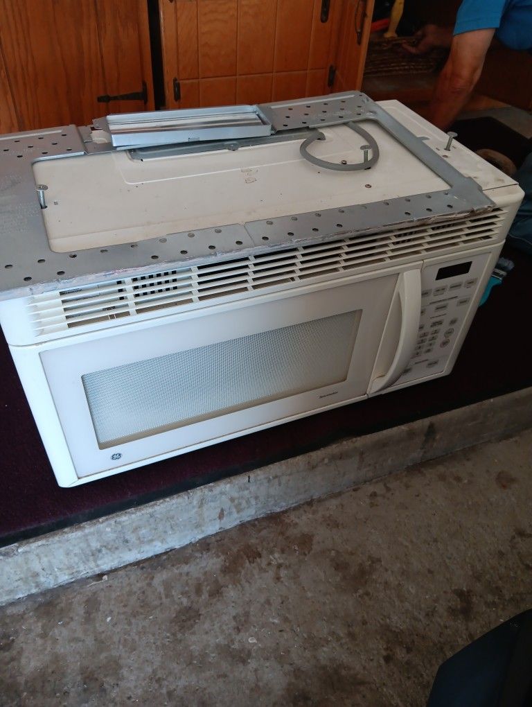 Microwave (Over The Range) GE
