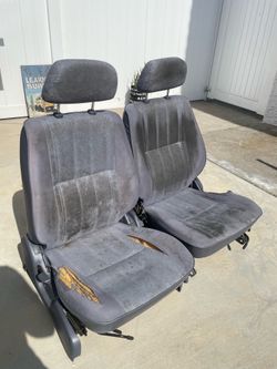 2000 tacoma seats