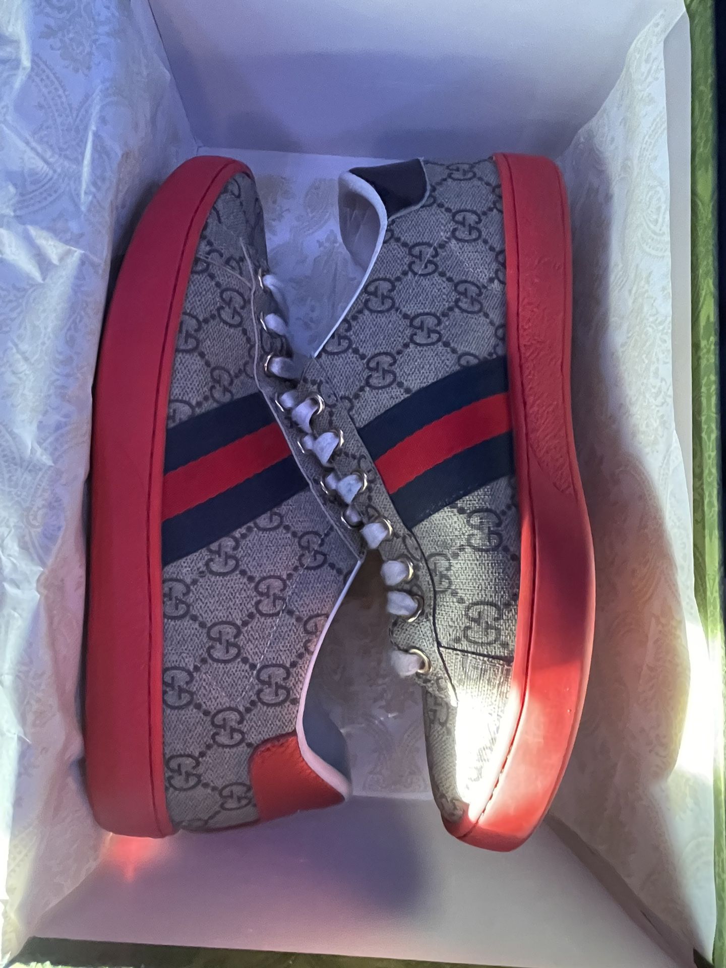 red bottom gucci shoes