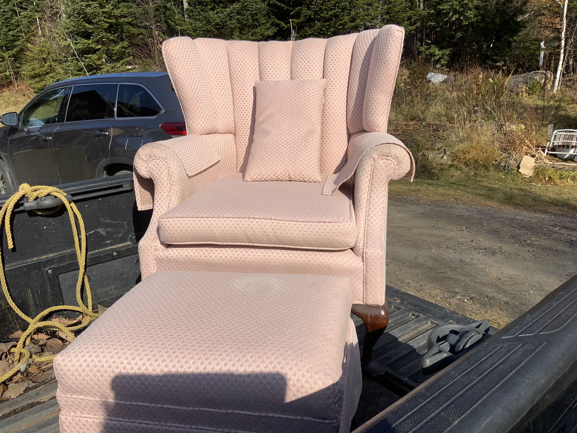 Pink Chair With Foot Rest