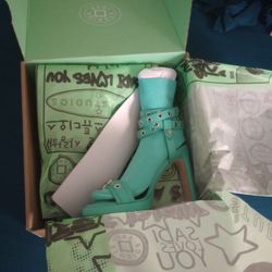 Ditto Aqua Women's shoes Brand New 