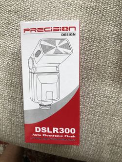 Precision DSLR 300 Auto Electronic Flash Brand New Never Opened