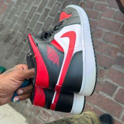 Jordan 1 $25 Today…hmu Yall Size 11