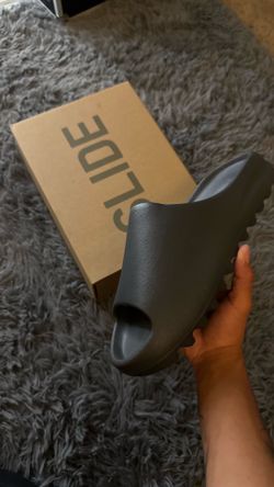 Yeezy slides onyx