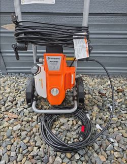 Husqvarna 2000 PSI Electric Pressure Washer, 022003 with gun and washer tips practically new