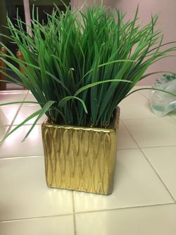 Gold decorative vase