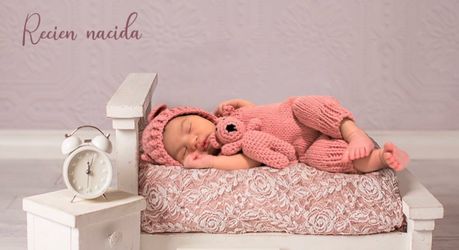 Knitted set for newborn