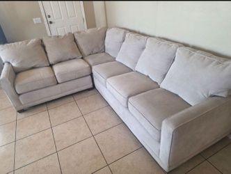 Beautiful cream sectional. 3 piece.