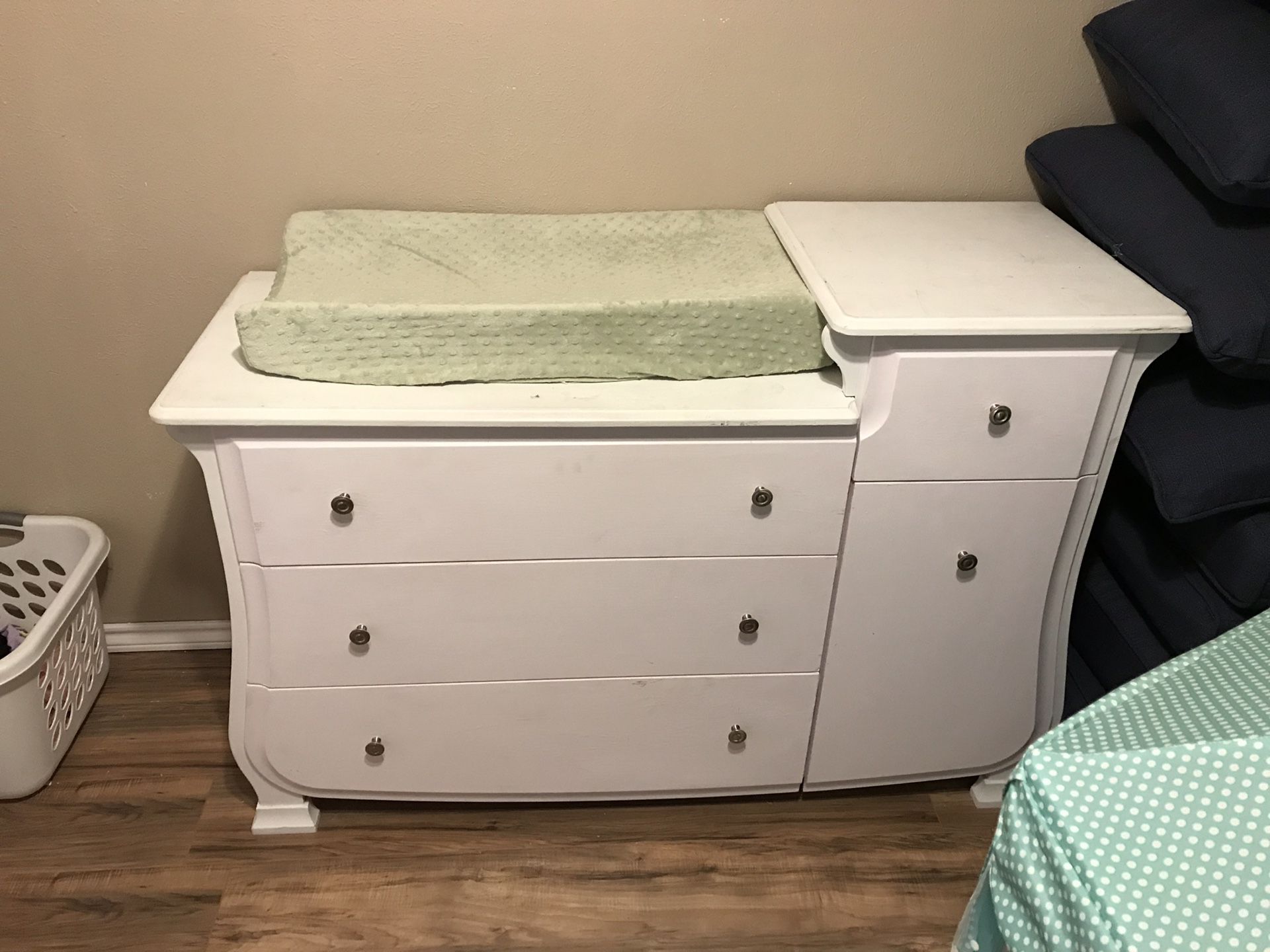 Dresser/ Changing Table