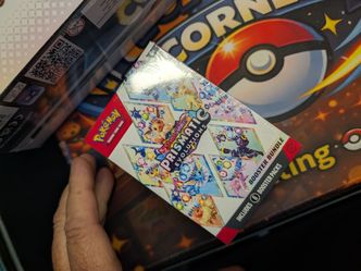 Pokémon Scarlet & Violet Prismatic Evolutions Booster Bundle