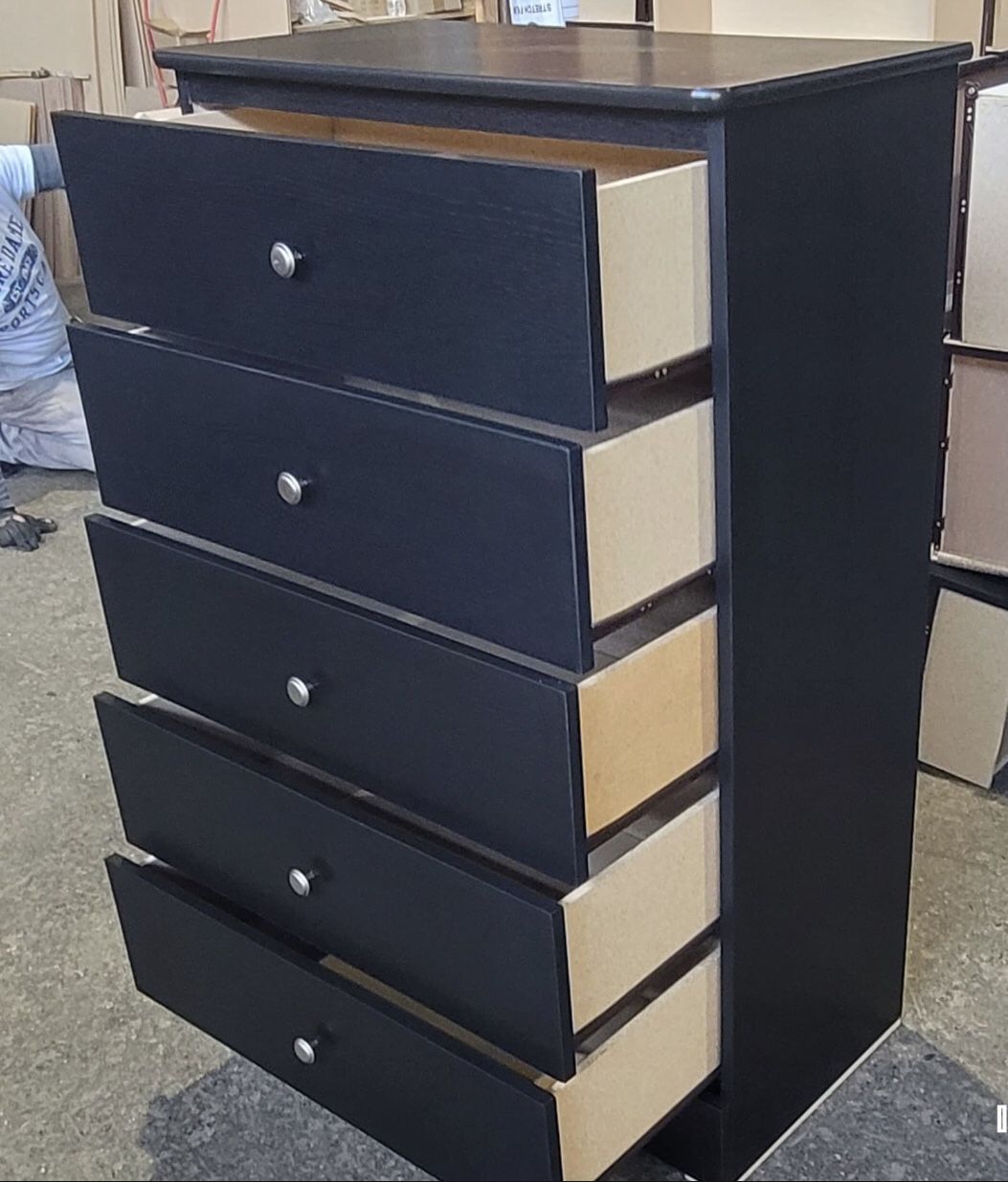 Five Drawers With Rails Dresser 