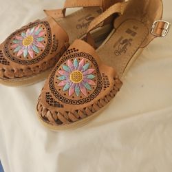 Huaraches Size 8