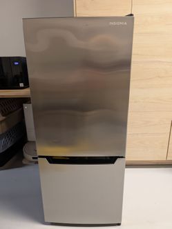 Insignia MiniFridge