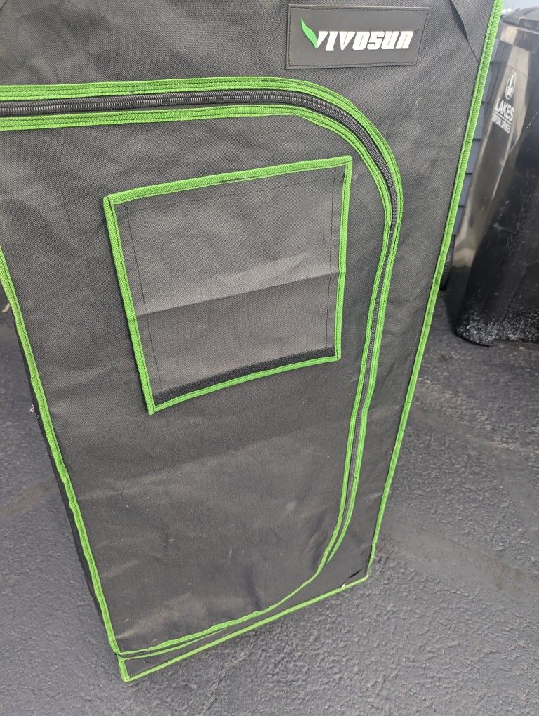 Hydroponic Tent With Grow Light
