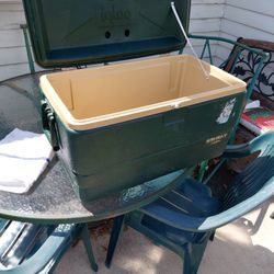 Igloo cooler 