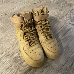 Men’s Sneakers size 8